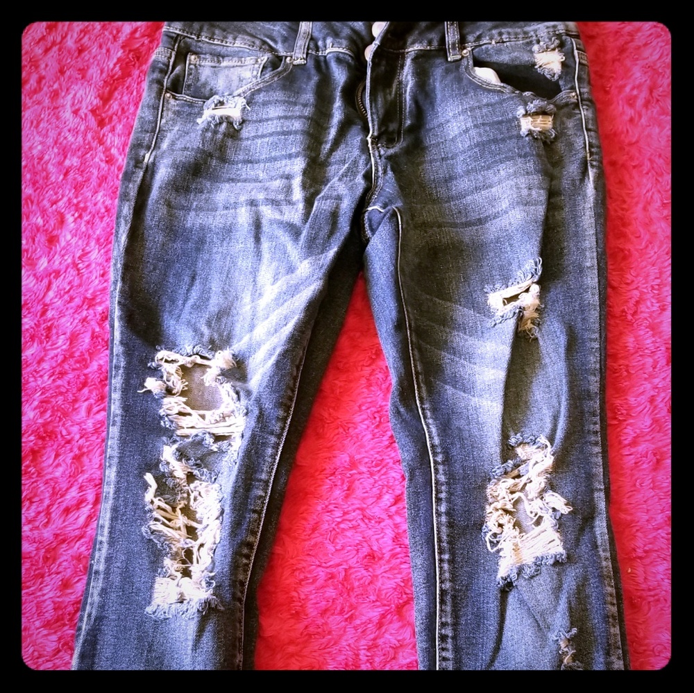 Rue21 trendy ripped blue jeans